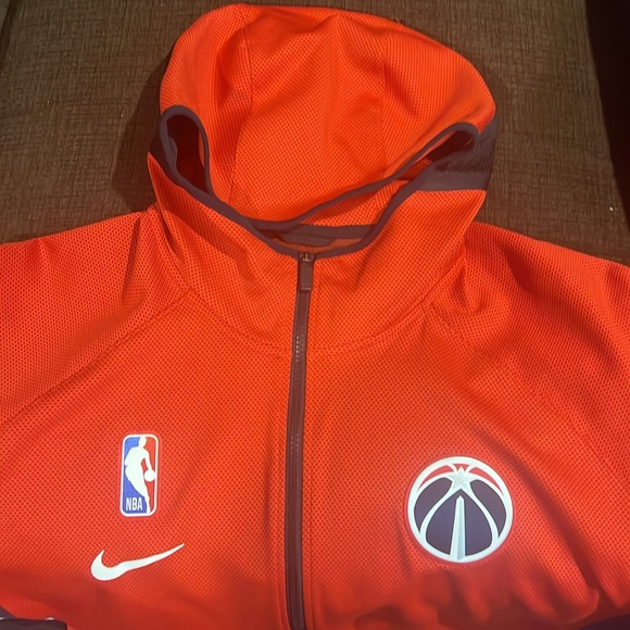 Official NBA Game Gear Washington Wizards Red Nike Warmup Hoodie. - Picture 10 of 10